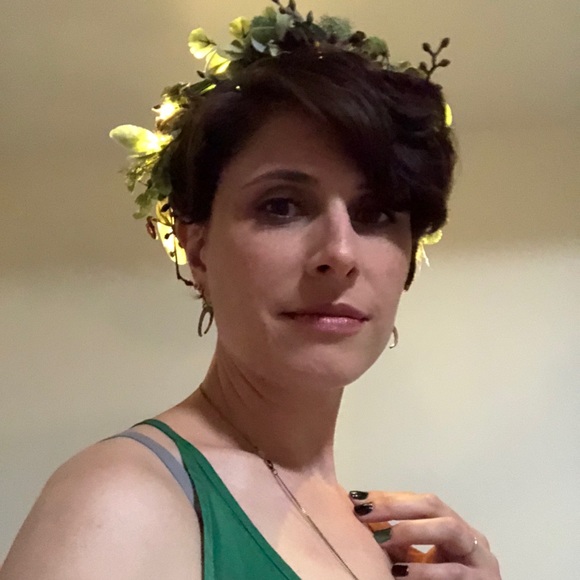 Meet your Posher, Emily - Picture 2 of 3